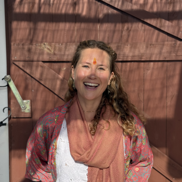 Lizzy - Yoga Teacher